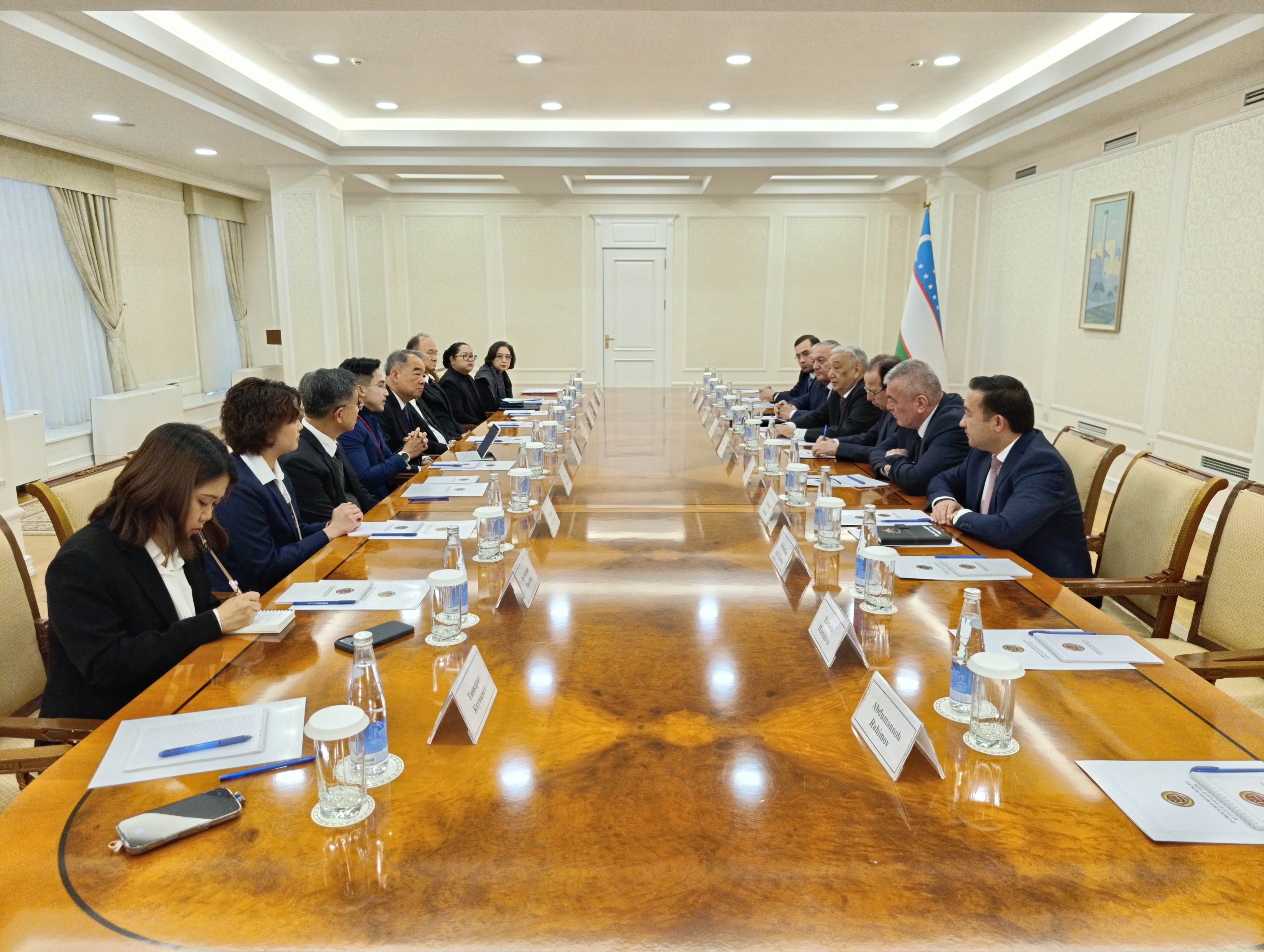 Таиланд Қироллиги Конституциявий суди делегацияси билан Ўзбекистон Конституциявий судида учрашув бўлиб ўтди  