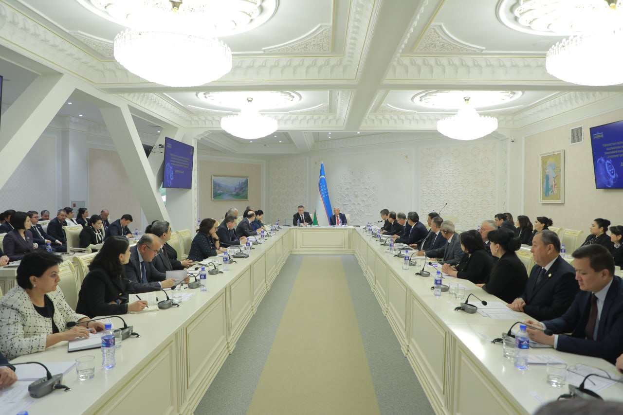 Конституциявий суд фаолиятини янада такомиллаштириш чора-тадбирларига бағишланган Президент Фармони  мазмунини кенг жамоатчиликка етказишга қаратилган давра суҳбати бўлиб ўтди