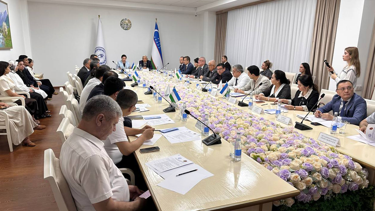Фуқаролар мурожаатларини кўриб чиқишда Омбудсман ва Конституциявий суднинг ҳамкорлигини кучайтириш  муҳокама қилинди   